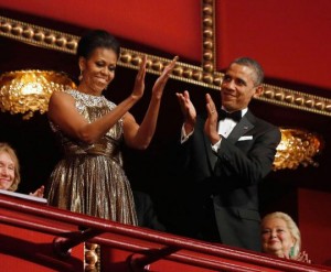 obama-dan-michelle-hadiri-kennedy-center-honors-002-debby